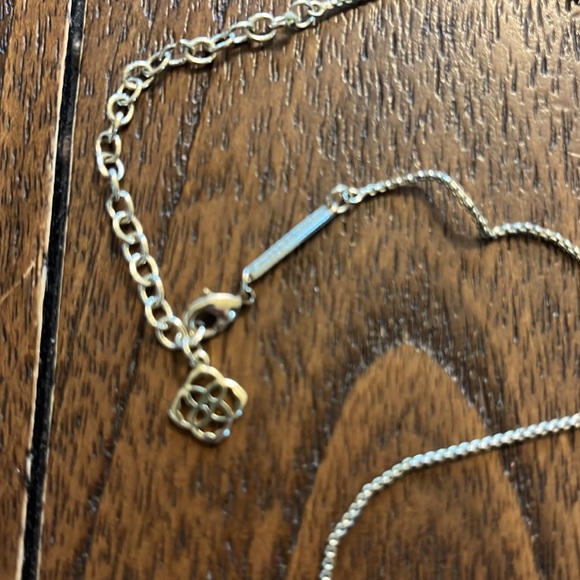 Abalone Leanor Pendant Necklace - Picture 4 of 4